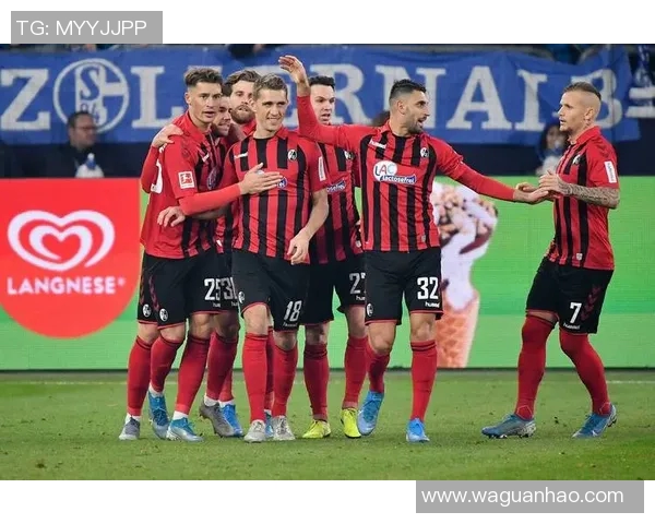 沃尔夫斯堡主帅战术疑问:战术部署引发球迷质疑