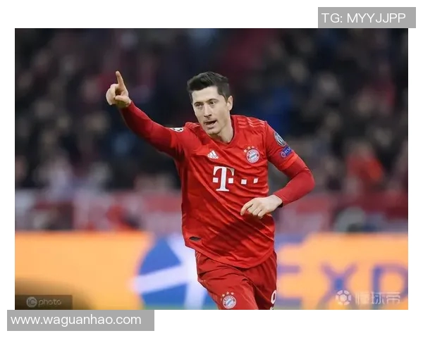 莱万领衔球队新篇章追逐荣誉与梦想的足球旅程