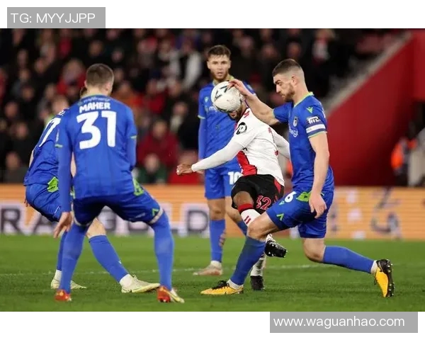 海牙主场迎战多德勒支争夺联赛关键三分的激烈对决